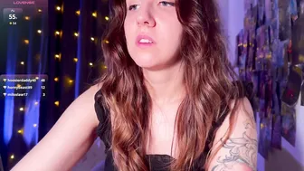 violettmo0n posing on webcam (04/27/2026)