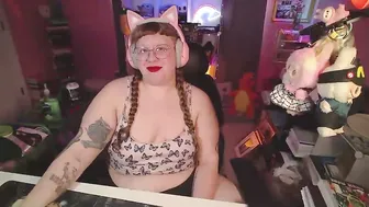 fatveronica 27-Apr-26 gaming