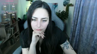 Valeriiemills brunette - (04/27/2026)
