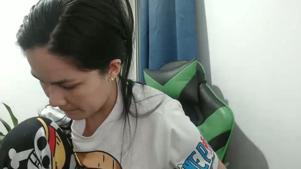 Nezuko_sweet posing on webcam 04/28/2026