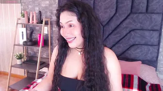secrets_kinkyy posing on webcam 09 July 2025