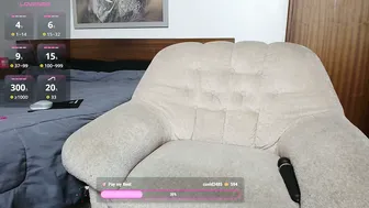 sexxxycrystali posing on webcam (04/30/2026)