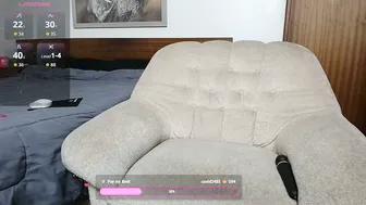 sexxxycrystali posing on webcam (04/30/2026)
