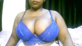 Sexxi_ebony bigboobs sex chat
