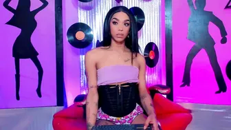 _nickyminach cam nude - 05-01-2026