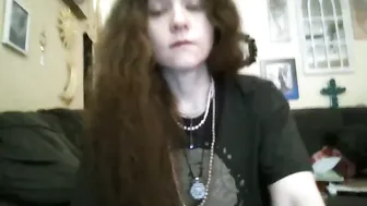 queencrimsonlvx naked on cam 05/02/2026