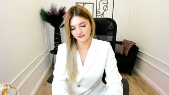 Selenaemoore (07/10/2025) bigboobs