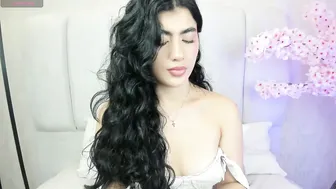 1m_emily porn 05-May-26