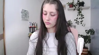 littlelaksmi natural porn cam