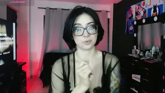 Lilith_lennox cam show (05-05-2026)