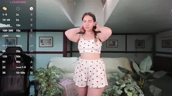 kirarustle sex chat posing on webcam