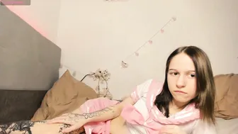 monika_bunny cam 06-May-2026