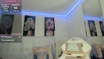 Zarahbennet cam sex posing on webcam