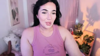 Cherries_and_wine_ on webcam - 06-May-2026