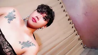 Sassyffyra69 posing on cam 07-May-2026
