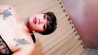 Sassyffyra69 posing on cam 07-May-2026