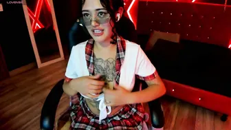 Zoe_lara_34 posing on webcam 07-May-2026