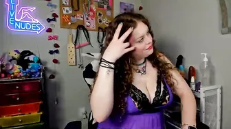 Strwbby ginger cam girl