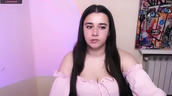 alinaasti_ posing on cam 07-May-26