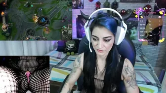 Mature_gamer gaming cam sex porn