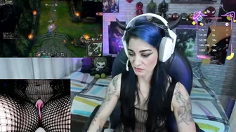 Mature_gamer gaming cam sex porn