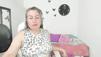 evil_stepmothers amateur cam (05-08-2026)
