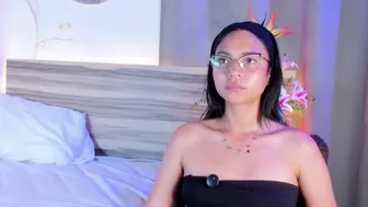 Evalune_ porn cam (05-08-2026)
