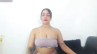renatabrownn28 posing on webcam 08-May-26