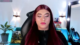 emili_roux trans cam sex chat