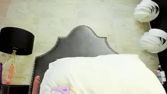 models_sophia posing on webcam 05/09/2026