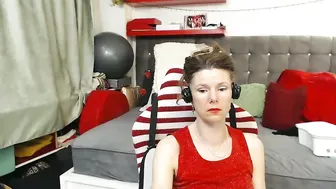 kellynumber nude webcam