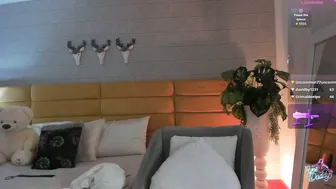 leilahiuston nude cam (05/09/2026)