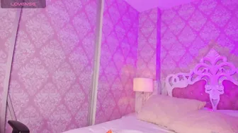Ellie_evans18 nude on cam 05/09/2026