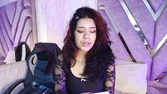 Red_pandaa feet - 09 May 2026