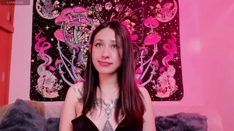 acid_doll_hell_ posing on cam 05-09-2026