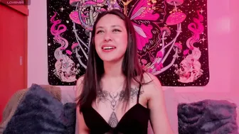 acid_doll_hell_ posing on cam 05-09-2026