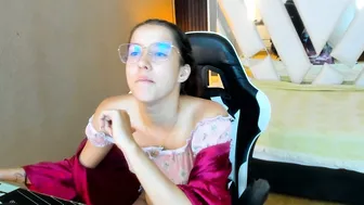 linda4petite 05-09-2026
