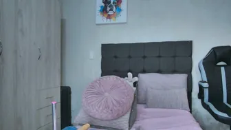 Amandabrooks_18 hairy 10-May-26