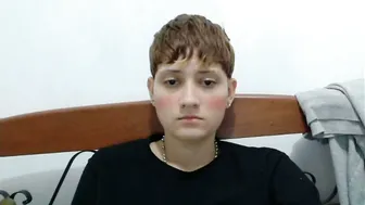 sophie_cutexx (05-10-2026) lesbian