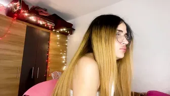 erixed playing webcam video