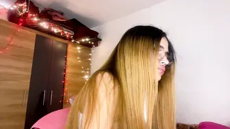 erixed playing webcam video