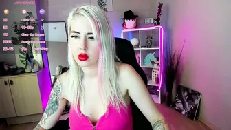 nastasya_cute posing on webcam (05/11/2026)