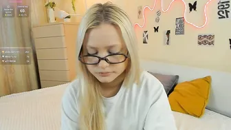 Satinpresence shy naked on cam
