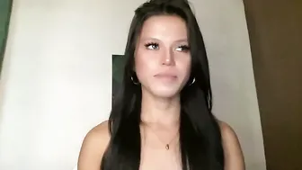 Sexy_maevemorexxx posing on webcam 12-May-26