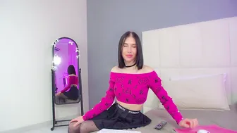 Kaylamous posing on cam 05-12-2026