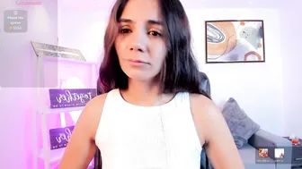 Martina_mancinii posing on cam 12-May-26