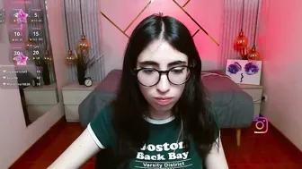 Lena_roses 13-May-26 cam girl