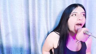 naia_x fuckmachine porn cam