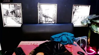 tyrabangz cam show (05/13/2026)