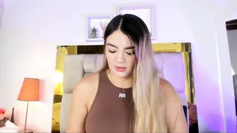 _emily_r (07/11/2025) video